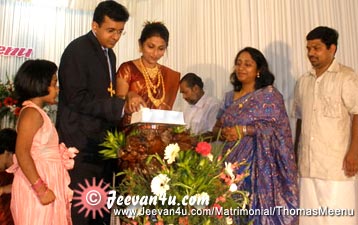 Thomas Meenu Wedding Albums